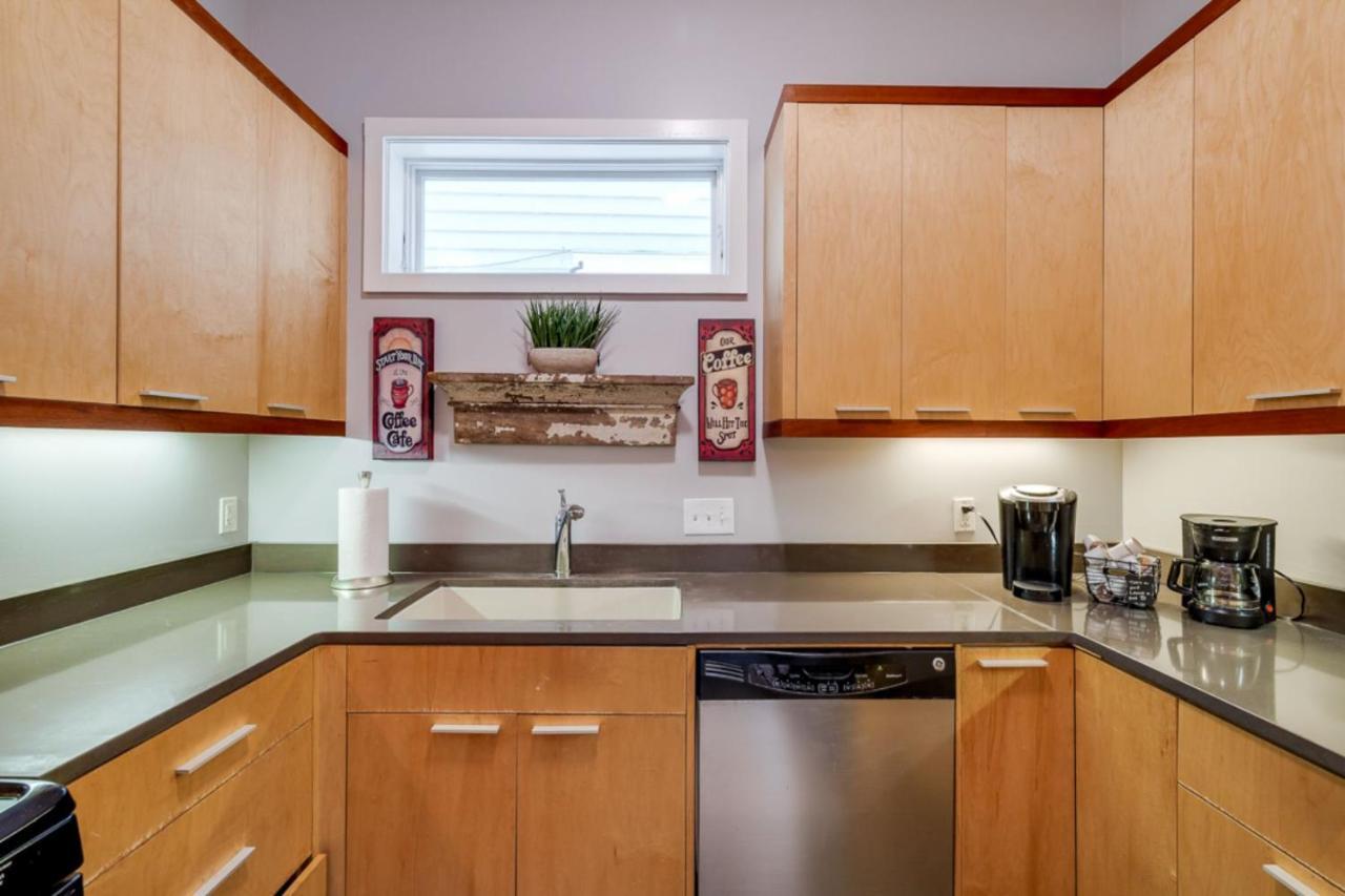 Southern Charmer-Historic District Downtown-Front Porch-Walk Score 90!!-Private Parking-1 Minute To Forsyth Park Σαβάνα Εξωτερικό φωτογραφία