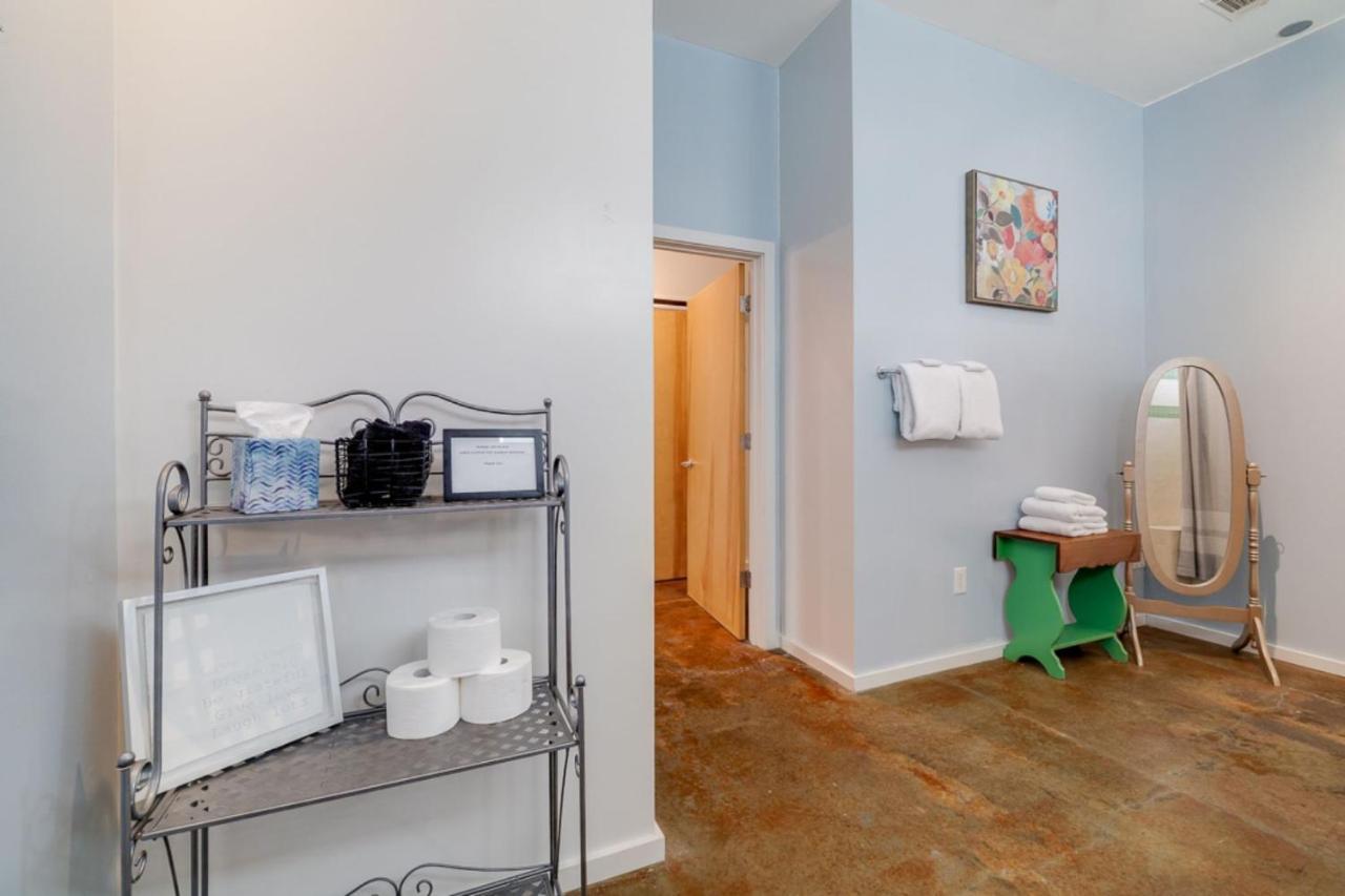Southern Charmer-Historic District Downtown-Front Porch-Walk Score 90!!-Private Parking-1 Minute To Forsyth Park Σαβάνα Εξωτερικό φωτογραφία