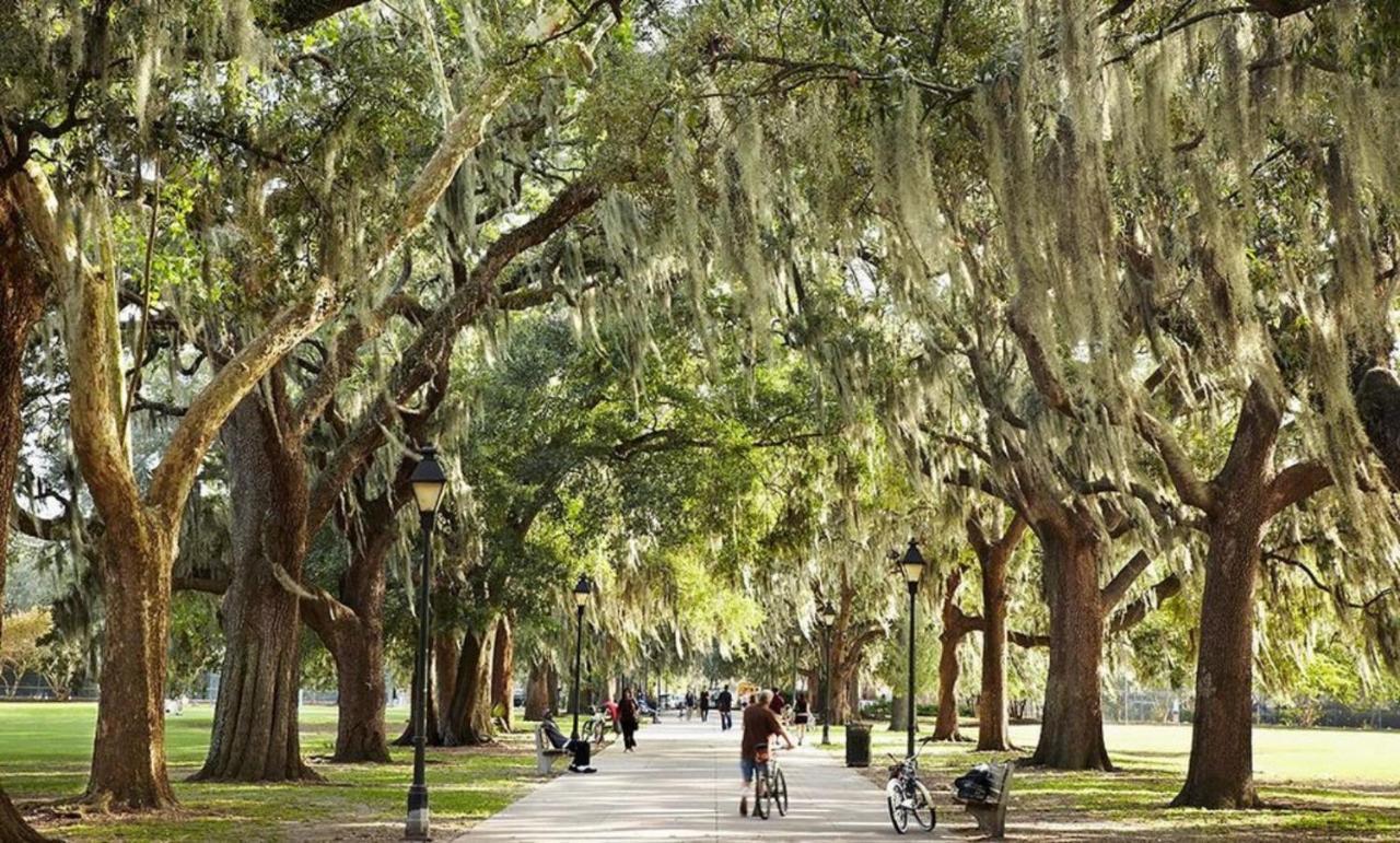 Southern Charmer-Historic District Downtown-Front Porch-Walk Score 90!!-Private Parking-1 Minute To Forsyth Park Σαβάνα Εξωτερικό φωτογραφία